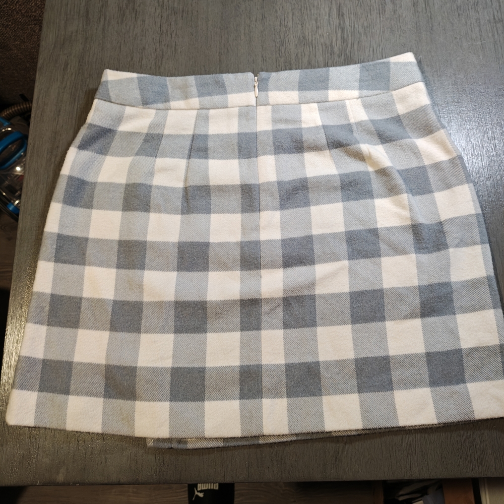 Loft A-line plaid mini skirt in a storm blue and off-white color Size 8 - Picture 2 of 3